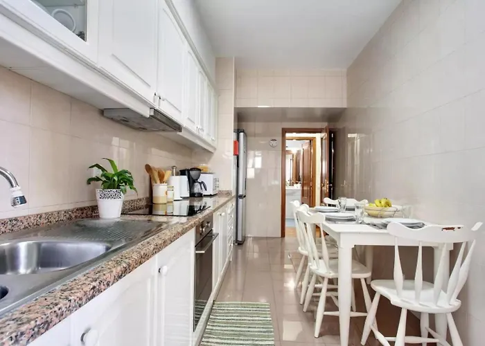 Living * フンシャル