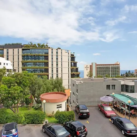 Living * Funchal (Madeira)