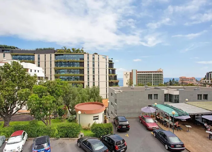 Living * Funchal (Madeira)